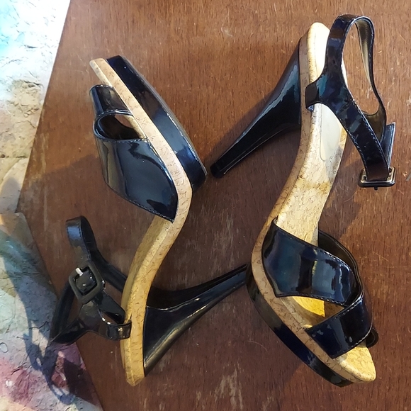 Black and Cork Heels - Picture 4 of 4